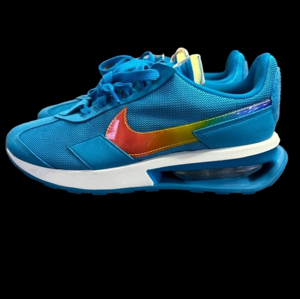 Nike Air Max Pride Day Rainbow Men's Size 6.5 NWOT Pride flags still attached